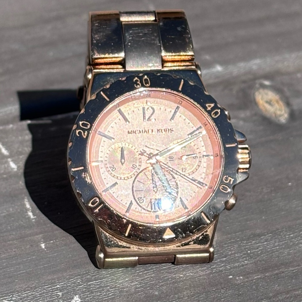 Beautiful Michael Kors Rose Chronograph Watch!
